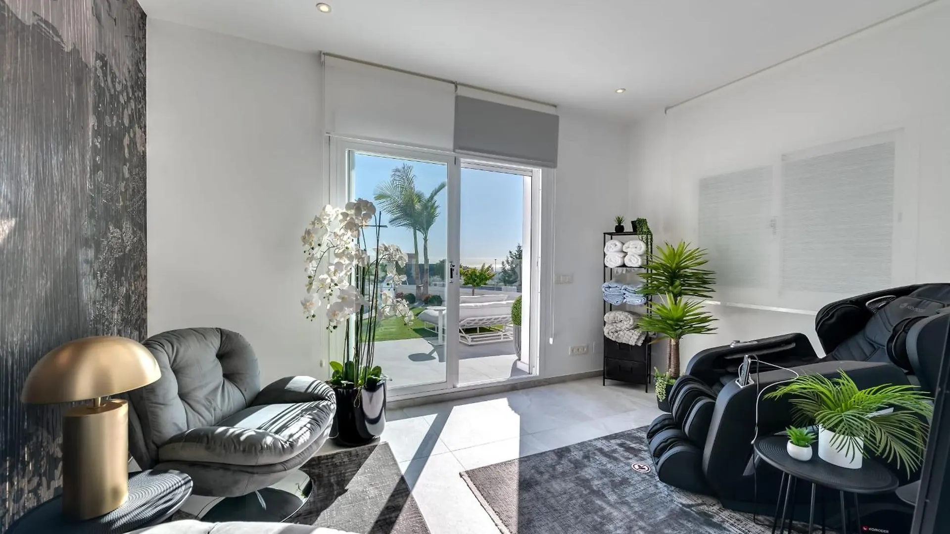 All About Villa Estrella De Oro Estepona
