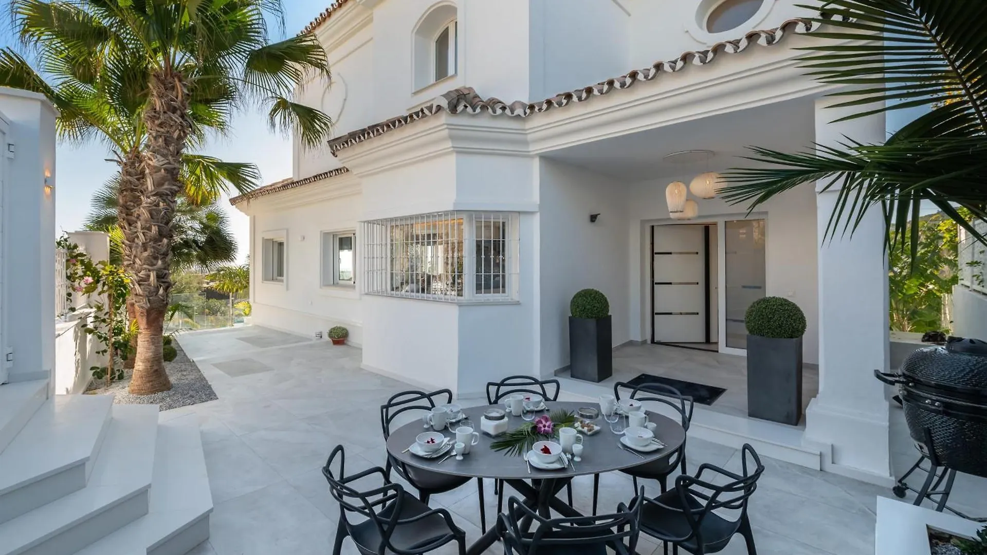 All About Villa Estrella De Oro Estepona