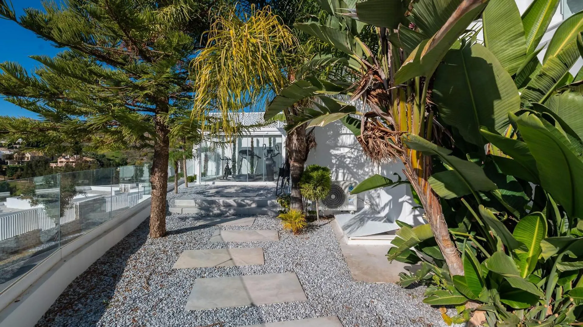All About Villa Estrella De Oro Estepona