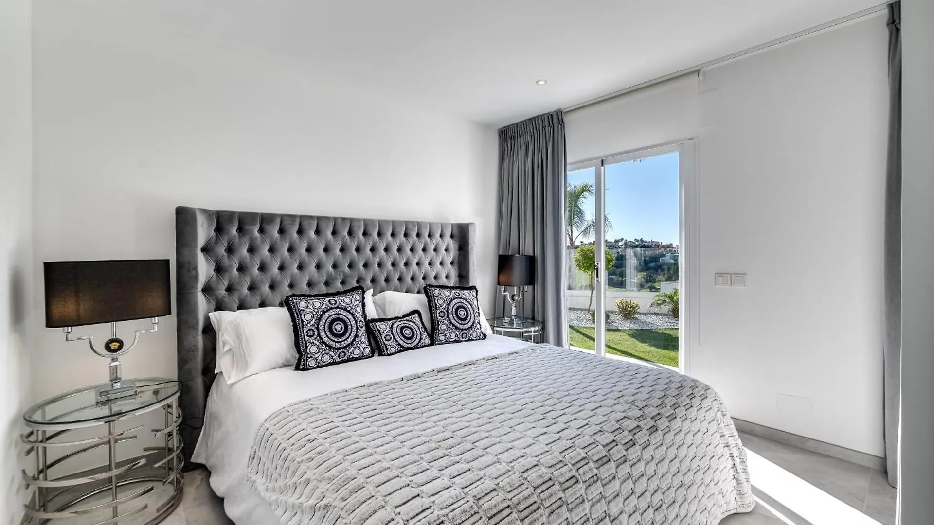 All About Villa Estrella De Oro Estepona