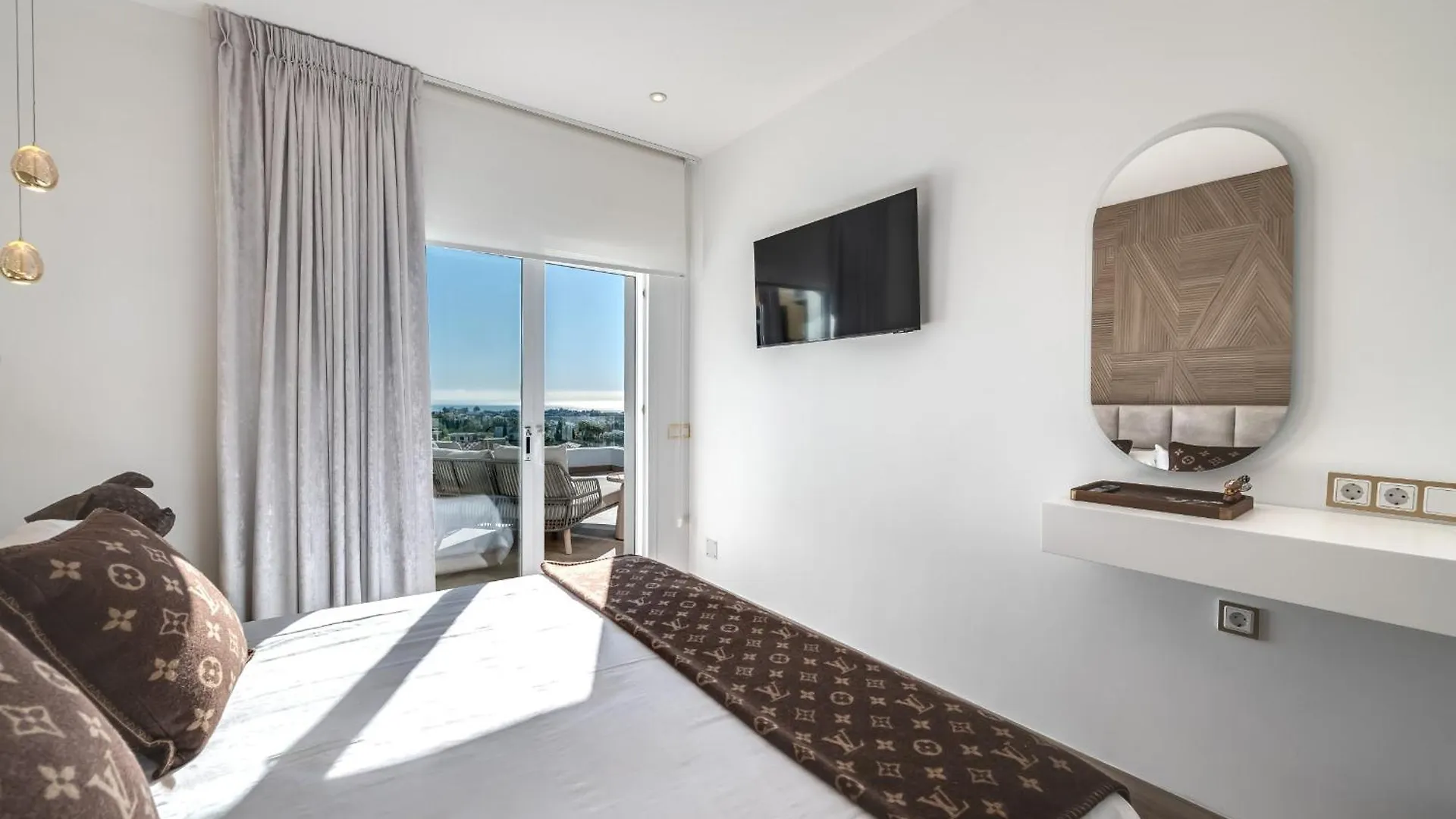 All About Villa Estrella De Oro Estepona