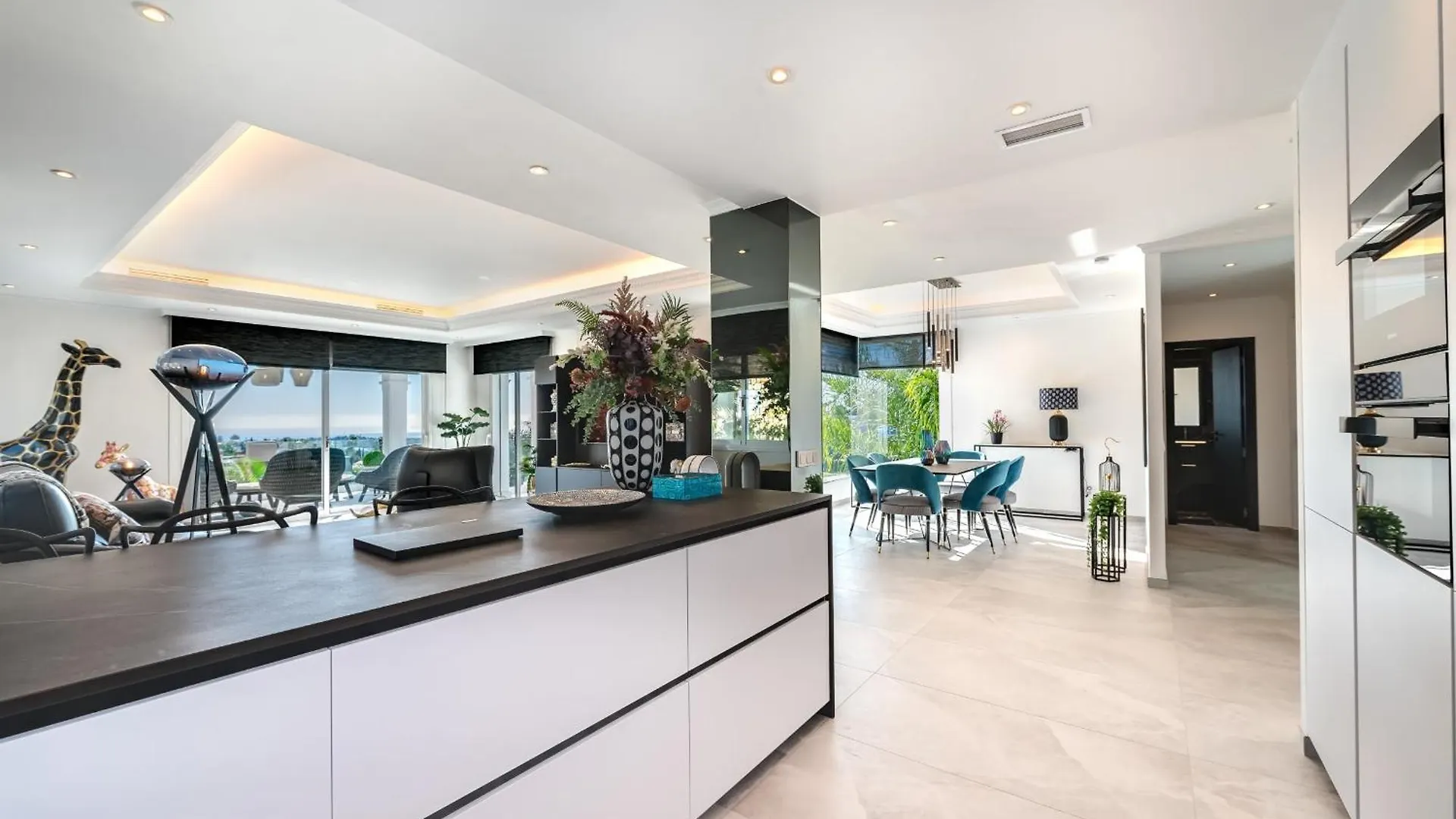 All About Villa Estrella De Oro Estepona
