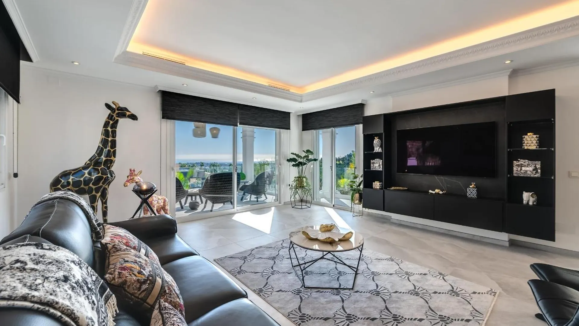 All About Villa Estrella De Oro Estepona 0*,